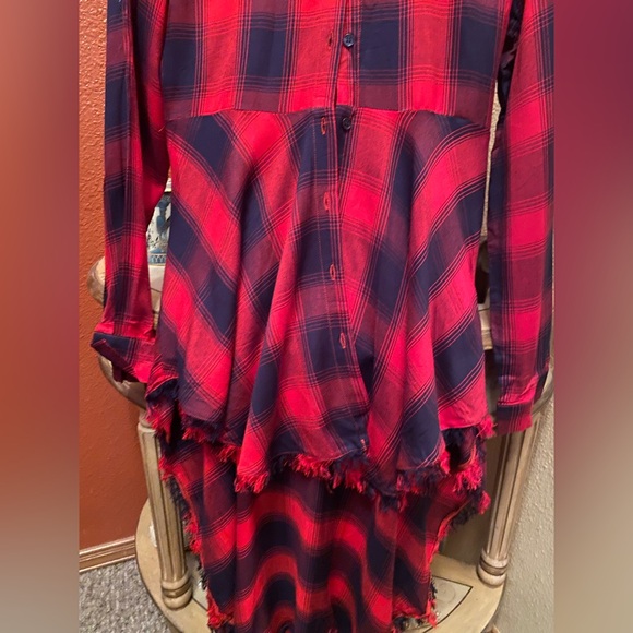 NEW - VENUS red and black plaid high-low tunic top size 8 - Picture 3 of 8